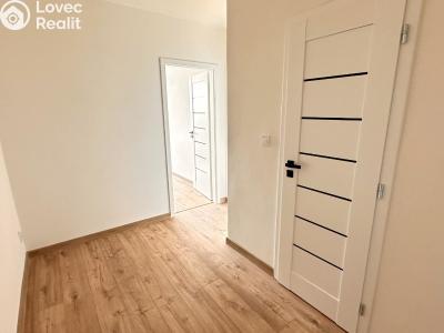 Prodej bytu 2+KK Kladno, Na růžovém poli 2560 č. 7