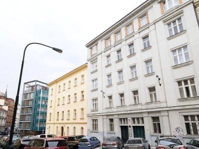 Pronájem bytu 1+1 Praha, V tůních č. 10