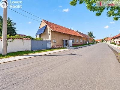 Продаж сімейного будинку Mšecké Žehrovice č. 10