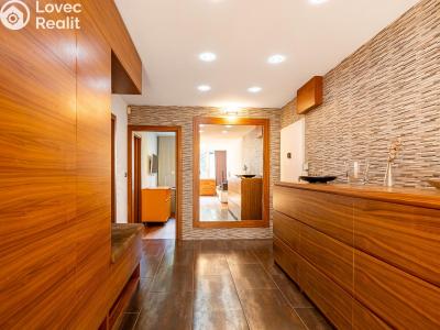 Продаж квартири 3+KK Průhonice, Na Sídlišti III 402 č. 1