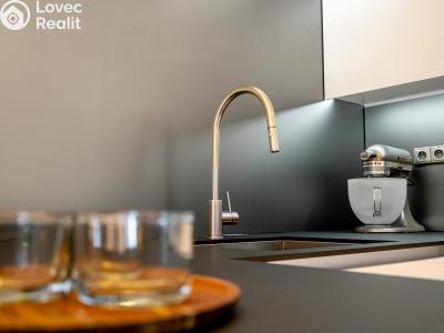 Продаж квартири 3+KK Průhonice, Na Sídlišti III 402 č. 12