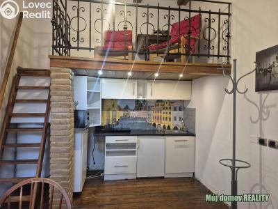 Rent apartment building Praha, Křižíkova č. 18