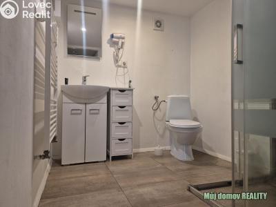 Rent apartment building Praha, Křižíkova č. 7