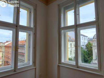 Pronájem bytu 3+KK Praha, Balbínova č. 8