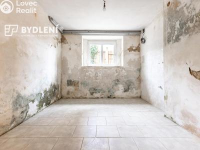 Sale multi-gen house Novosedlice, Husova č. 37