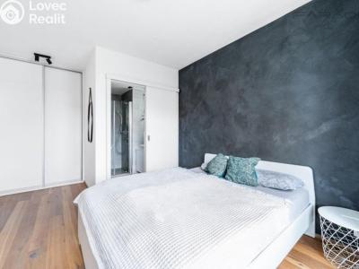 Sale apartment 3+KK Praha, Naskové č. 9