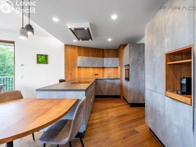 Sale apartment 3+KK Praha, Naskové č. 10