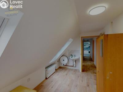 Rent apartment 3+1 Bělá pod Bezdězem, Velenského 1137 č. 9