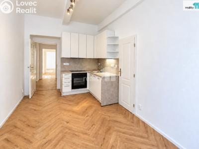 Rent apartment 2+KK Praha 8, Na stráži č. 1