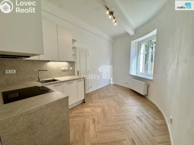 Rent apartment 2+KK Praha 8, Na stráži č. 6