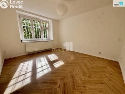 Rent apartment 2+KK Praha 8, Na stráži č. 11