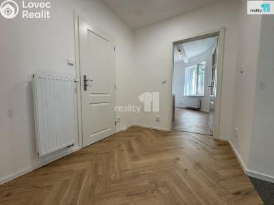 Rent apartment 2+KK Praha 8, Na stráži č. 12