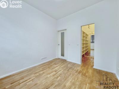 Pronájem bytu 2+KK Praha, Nikoly Tesly č. 3