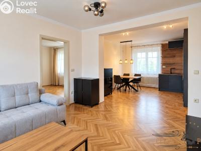 Pronájem bytu 3+KK Praha, Romana Blahníka č. 3
