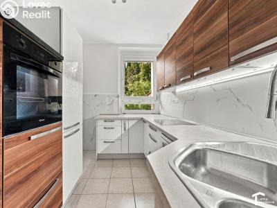 Sale apartment 3+1 Pardubice, Sladkovského 2059 č. 3