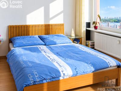 Pronájem bytu 2+KK Praha, Manželů Dostálových č. 4