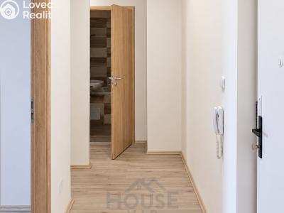 Sale apartment 2+1 Praha, Tupolevova č. 4