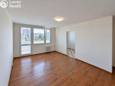 Prodej bytu 3+1 Praha, Kuželova č. 1