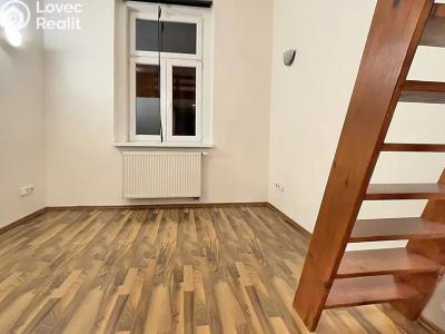 Pronájem bytu 1+KK Praha, Freyova č. 7