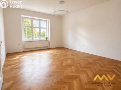 Rent apartment 3+1 Hradec Králové, Dukelská třída č. 8