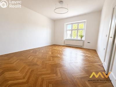 Rent apartment 3+1 Hradec Králové, Dukelská třída č. 11