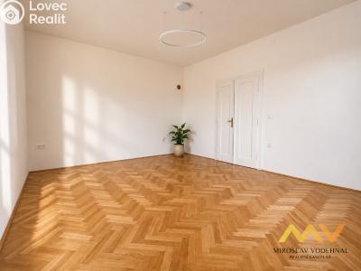Rent apartment 3+1 Hradec Králové, Dukelská třída č. 12