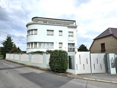 Rent villa Praha, Za Lužinami č. 1
