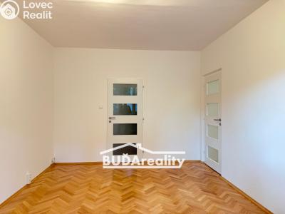 Pronájem bytu 2+1 Zlín, M. Knesla 4015 č. 6
