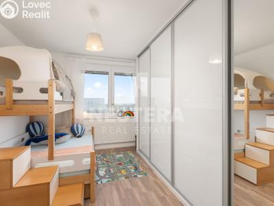 Rent apartment 4+KK Praha, náměstí Junkových č. 12
