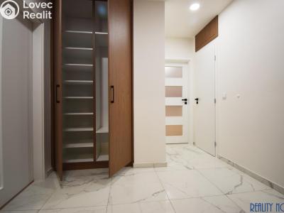 Rent apartment 3+KK Praha, Janovského č. 24