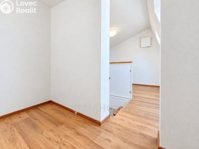 Rent apartment 2+KK Kostelec nad Labem, Zeyvalova č. 9