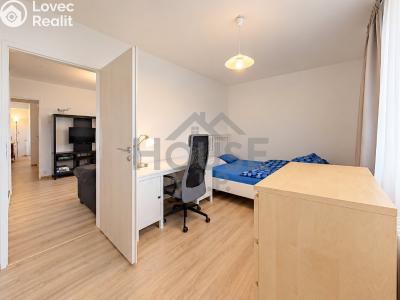 Sale apartment 2+1 Praha, Postupická č. 12