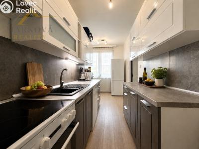 Sale apartment 2+1 Český Krumlov, Sídliště Plešivec 383 č. 2