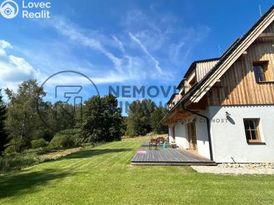 Sale multi-gen house Přední Výtoň č. 5