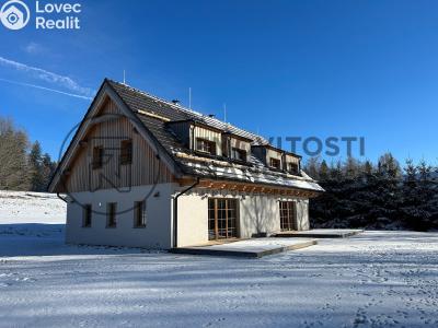 Sale multi-gen house Přední Výtoň č. 8