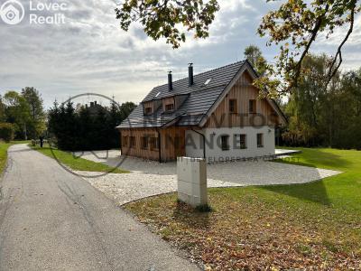 Sale multi-gen house Přední Výtoň č. 21