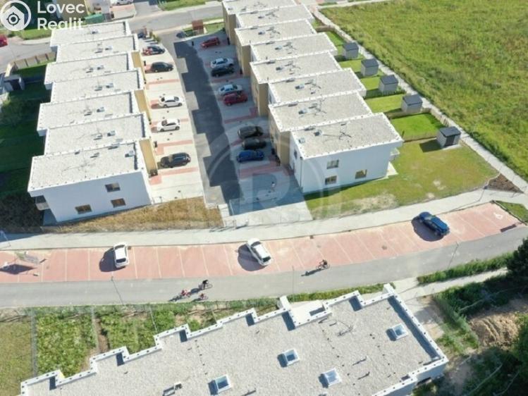 Pronájem garážového stání České Budějovice, Platanová č. 1