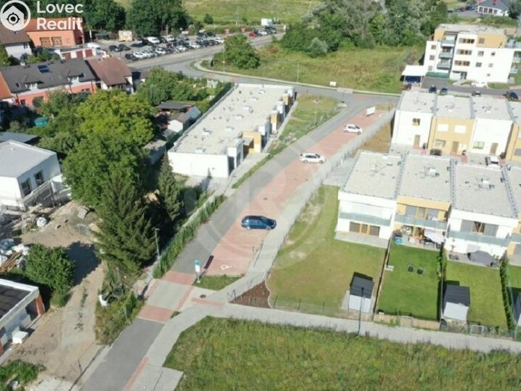 Pronájem garážového stání České Budějovice, Platanová č. 2