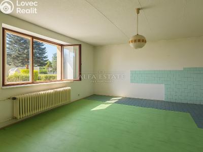 Prodej rodinného domu Valeč, Jabloňová č. 28