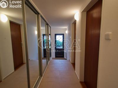 Rent family house Praha, Ke hrádku č. 17