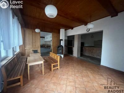 Sale hut Dolní Lomná č. 5