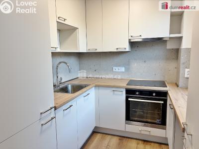 Sale apartment 2+KK Praha 8, Kostřínská č. 3