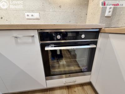 Sale apartment 2+KK Praha 8, Kostřínská č. 11