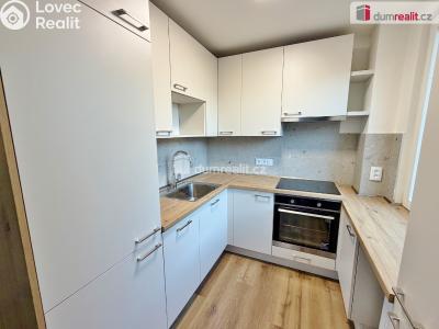 Sale apartment 2+KK Praha 8, Kostřínská č. 40