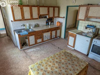 Prodej rodinného domu Děčany č. 22