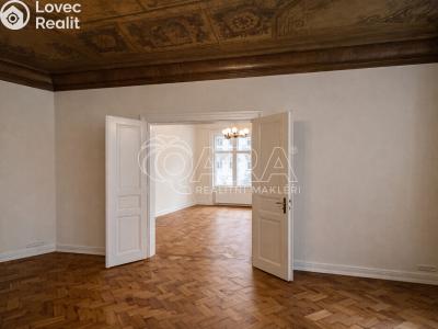 Аренда квартиры 4+1 Praha, Pařížská č. 8