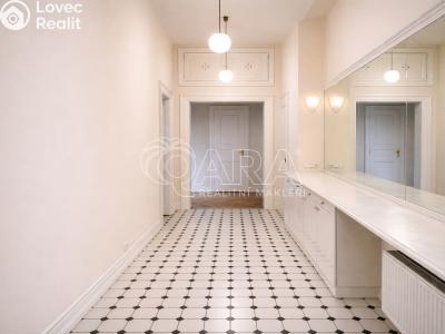 Аренда квартиры 4+1 Praha, Pařížská č. 13