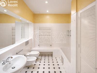 Аренда квартиры 4+1 Praha, Pařížská č. 16