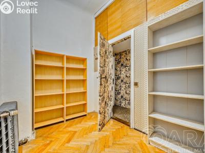 Prodej bytu 4+1 Praha, Malostranské náměstí č. 15
