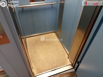Rent apartment 2+1 Chodov, Revoluční č. 53